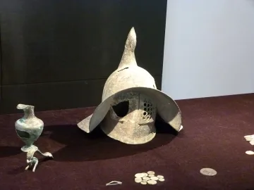 Гладиаторски шлем преобръща историята  ни. Находка за 3 млн. евро /СНИМКИ/
