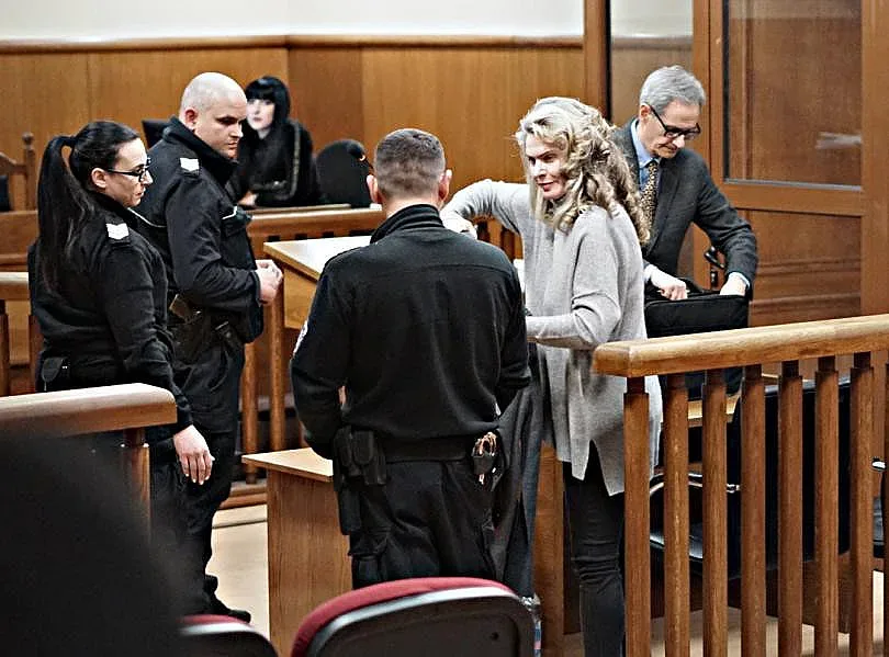 Божковата Елена остава в ареста, няма 1 милион