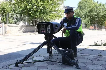 КАТ удря нова тесла на шофьорите-нарушители