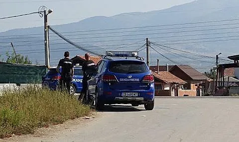 Дядо чисти пушка, бабата – ранена в болница