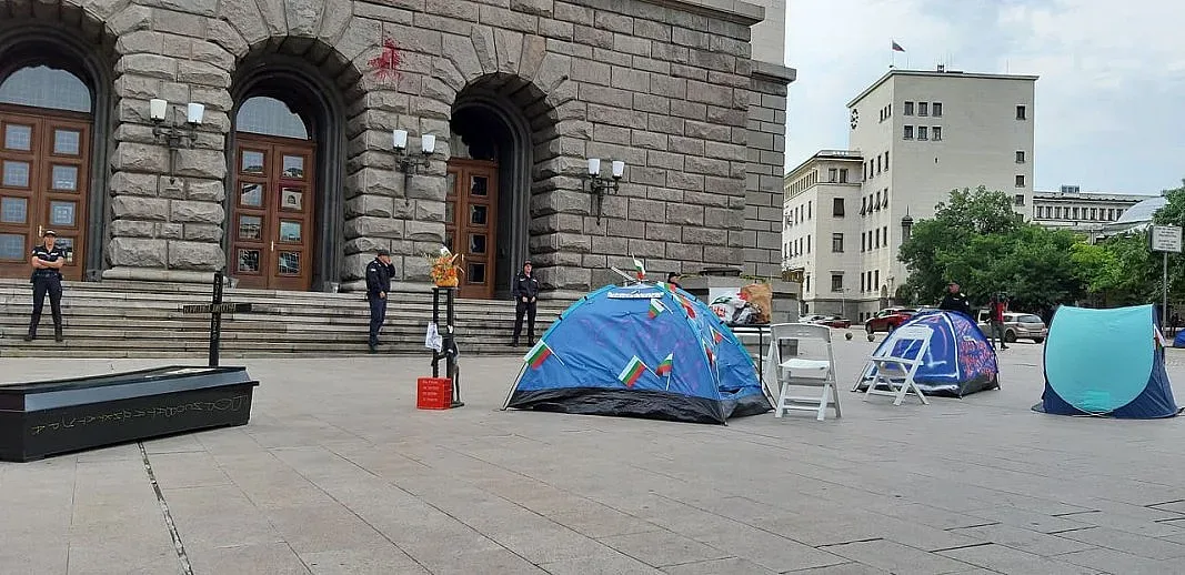 Какво откри полицията в палатките на протеста