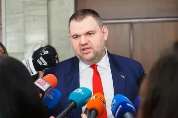 Пеевски хвърли ръкавицата към властта: Очаквам от Желязков програма за 4 години