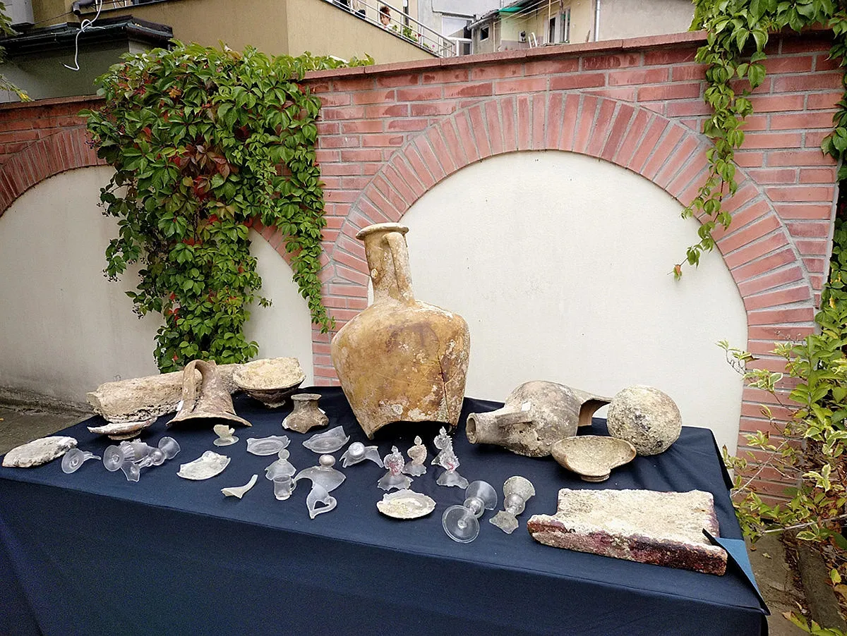 Откриха край Бургас част от най-голямото стъклено съкровище