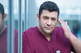 Оперираха по спешност актьор от "Откраднат живот"