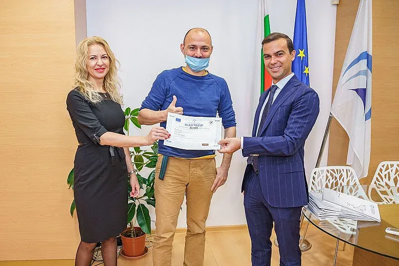 Връчиха първите ваучери от схемата за ИКТ услуги на МСП