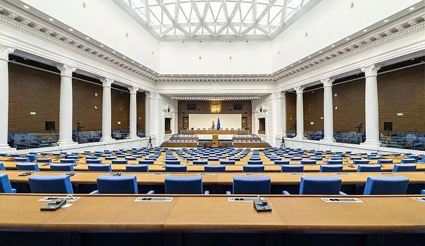 Шестимата напуснали БСП стават независими депутати