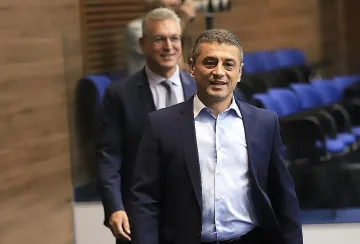 Трус в БСП! Топсоциалисти напускат, групата се цепи