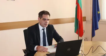 Л.Борисов: Няма да има вендинг машини за лекарства