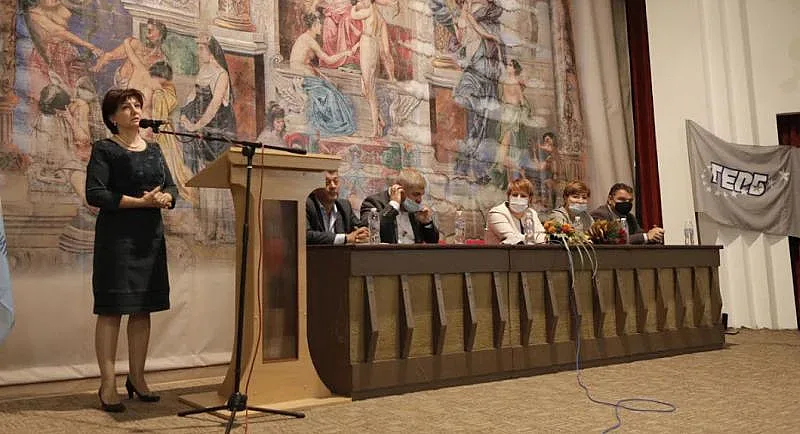 Цветанов рязко обърнал лопатата за Радев