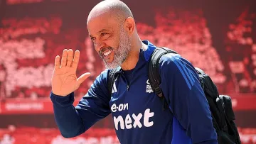 Гръмна голям скандал в легендарен английски клуб