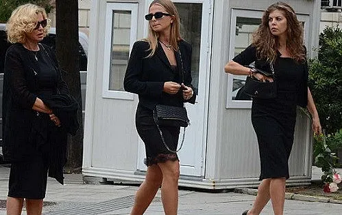 Бивши жени и приятели изпратиха Христо Сираков