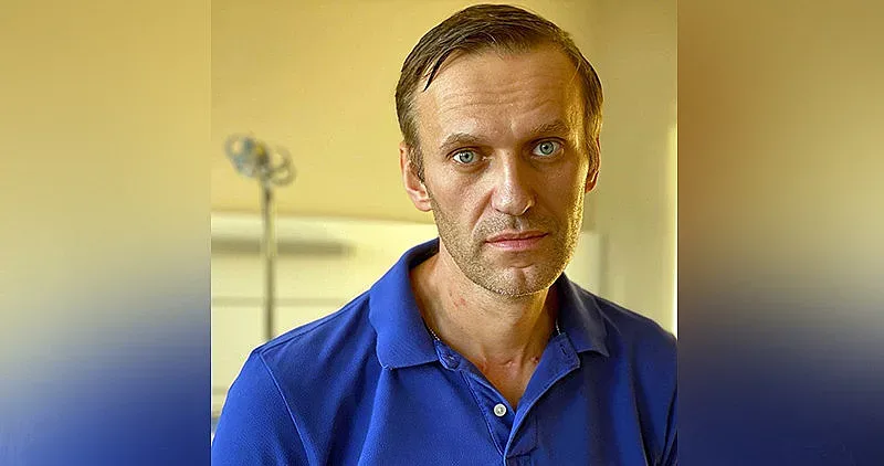 Навални се уплашил от себе си в огледалото