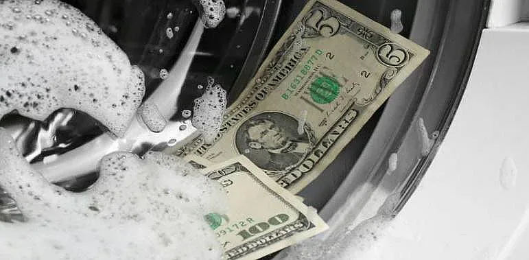 Световни банки в заговор за пране на пари