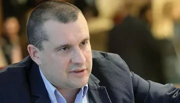 Радев освободи началника на кабинета си