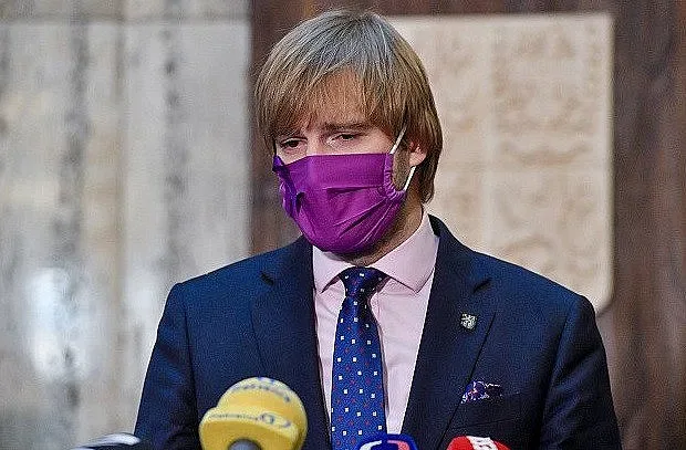 Министър хвърли оставка заради пандемията