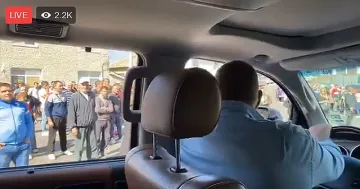 Борисов подкара джипа из Родопите, дава съвети