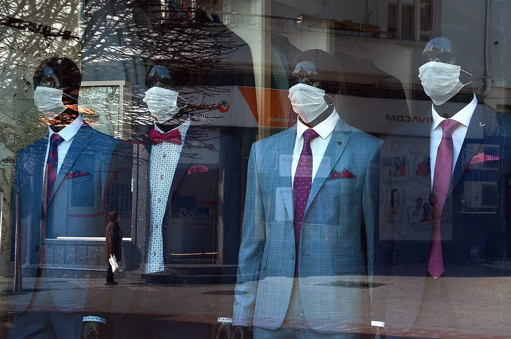 Нови ограничения заплашват европейците