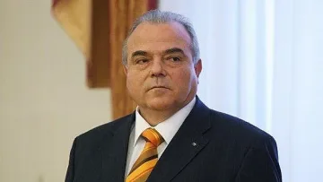 Пратиха в пенсия Стати Статев