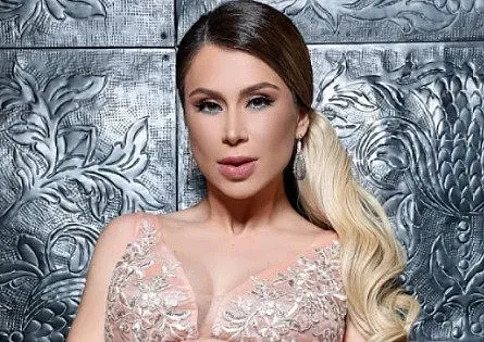 Плеймейтка с призив към последователите й