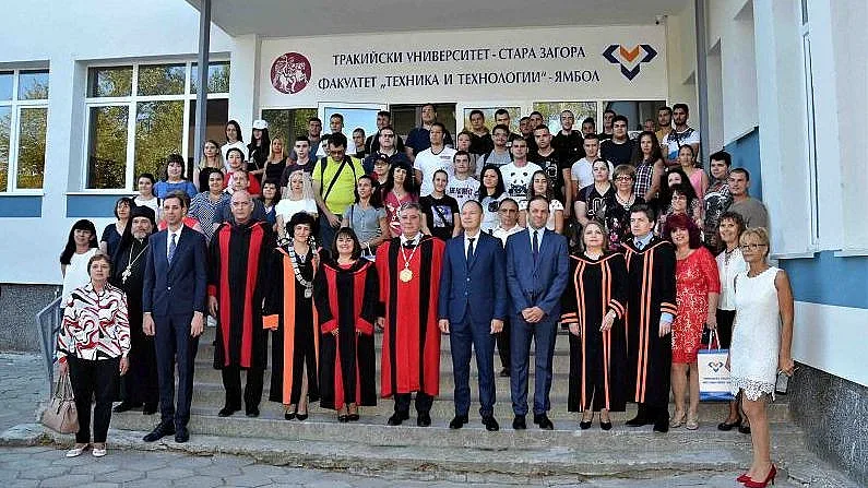 180 новаци прекрачиха прага на реновирания ФТТ-Ямбол при ТУСЗ