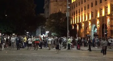 Фенерите на протестърската скука