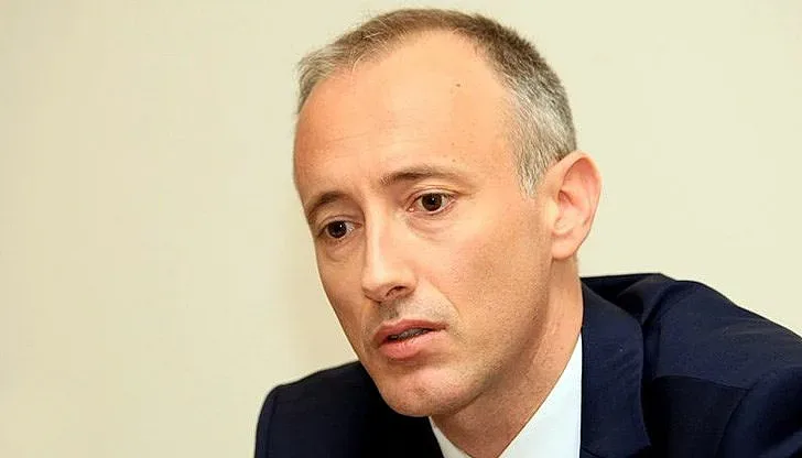 Вълчев: Няма планирано затваряне на училища