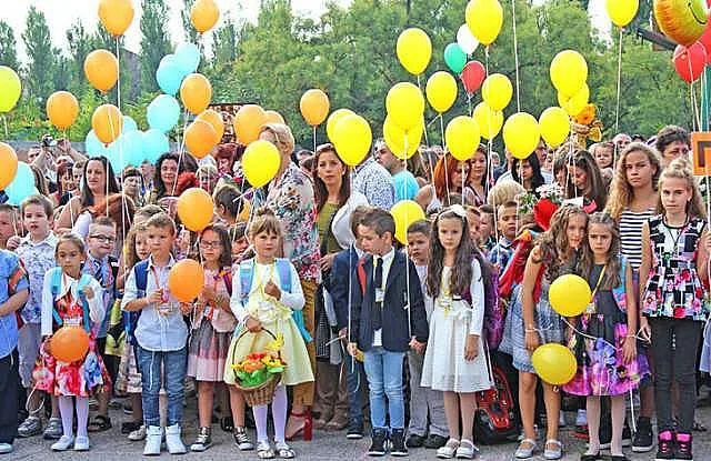 Честит първи учебен ден на 59 000 първолаци!