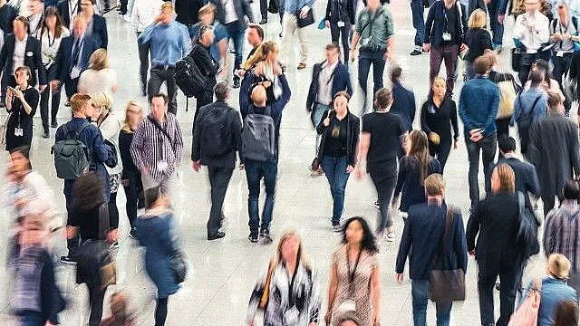 Търсят близо 30 000 преброители за догодина