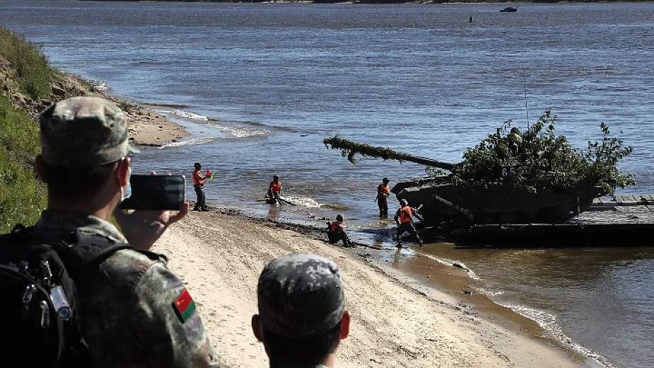 Русия праща 300 десантчици на учение в Беларус