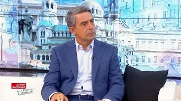 Радев - ежедневен нарушител на Конституцията
