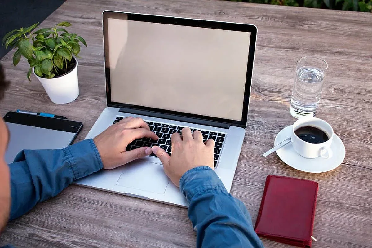 10 000 евро заплата у нас. Кой я дава?