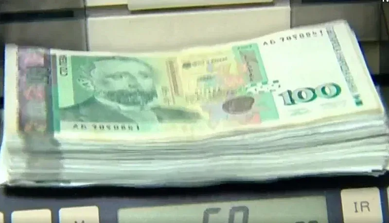 Юруш на имотите! Ето колко милиарда извадиха българите "под дюшеците"