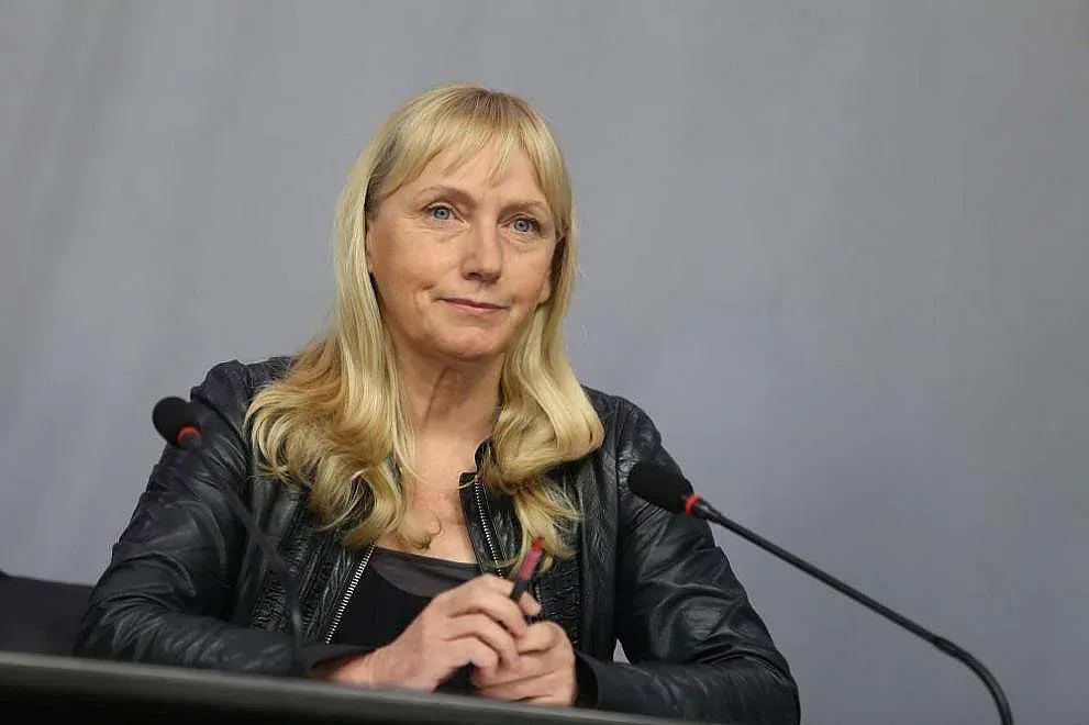 Йончева: На думи Нинова се бори срещу корупцията
