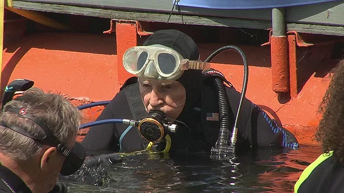 Столетник се гмурна да гони рекорд на Гинес