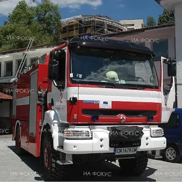 Пожар изпепели 30 дка гора край хисарско село