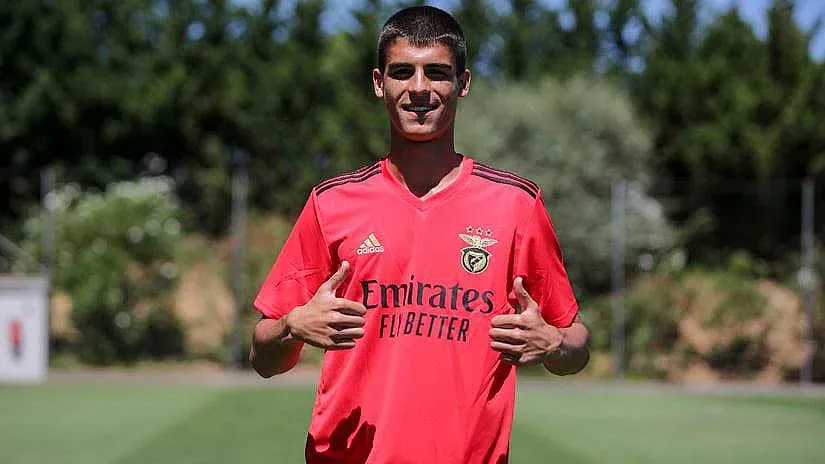 БГ национал подписа с Бенфика