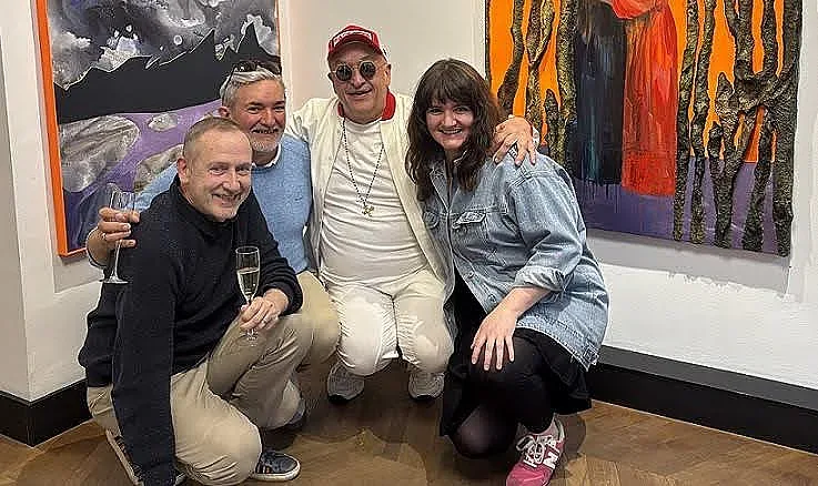 Кой купи от новите картини на Нора Ампова