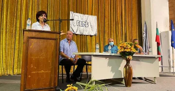 Караянчева: Някой иска власт през задния вход