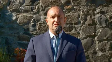 Радев заклейми политическата класа