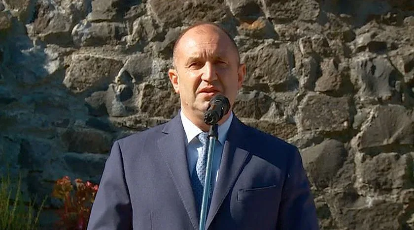 Радев заклейми политическата класа