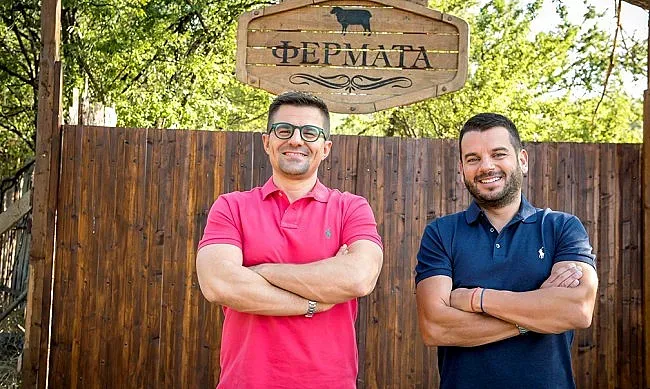 Любимец на премиера влиза във "Фермата"