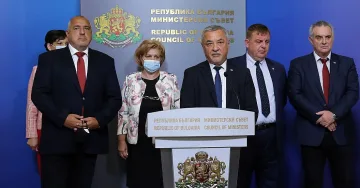 Симеонов притеснен: Борисов може да даде оставка