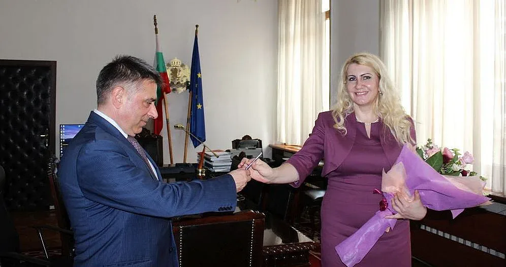 Ето как Десислава Ахладова прие поста и печата