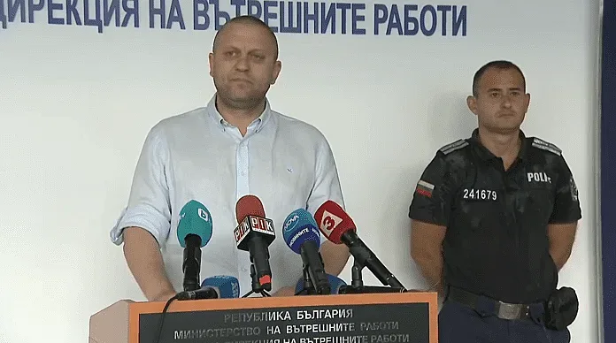 Протестърите кътали и коктейл "Молотов"