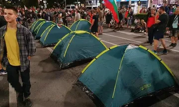 Бутат бомби в палатковите лагери