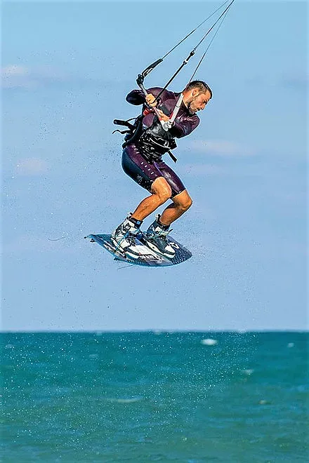 Над Бургаския залив ще се веят хвърчила на най-добрите кайтсърфисти