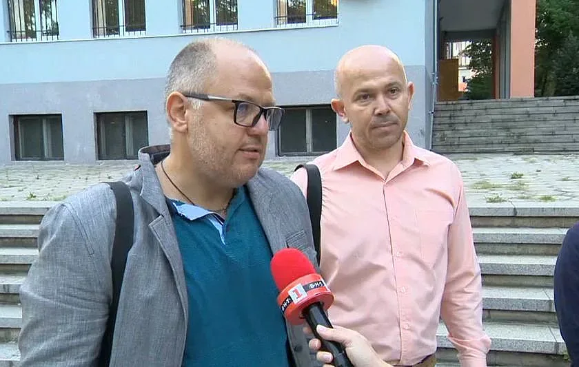 Родители на протест заради отстранена учителка