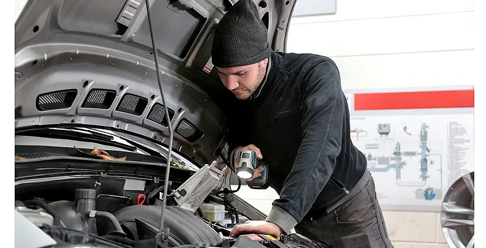 Трудно ли се сменя маслото на двигателя?