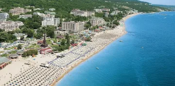 Пожар в хотел на Златните, 200 евакуирани