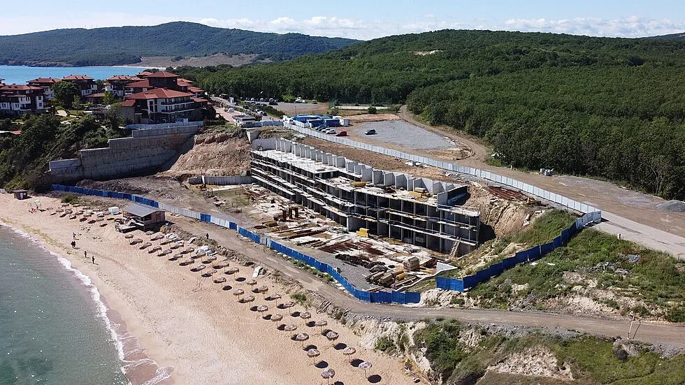 Чиновник разписал в нарушение за строежа на Алепу